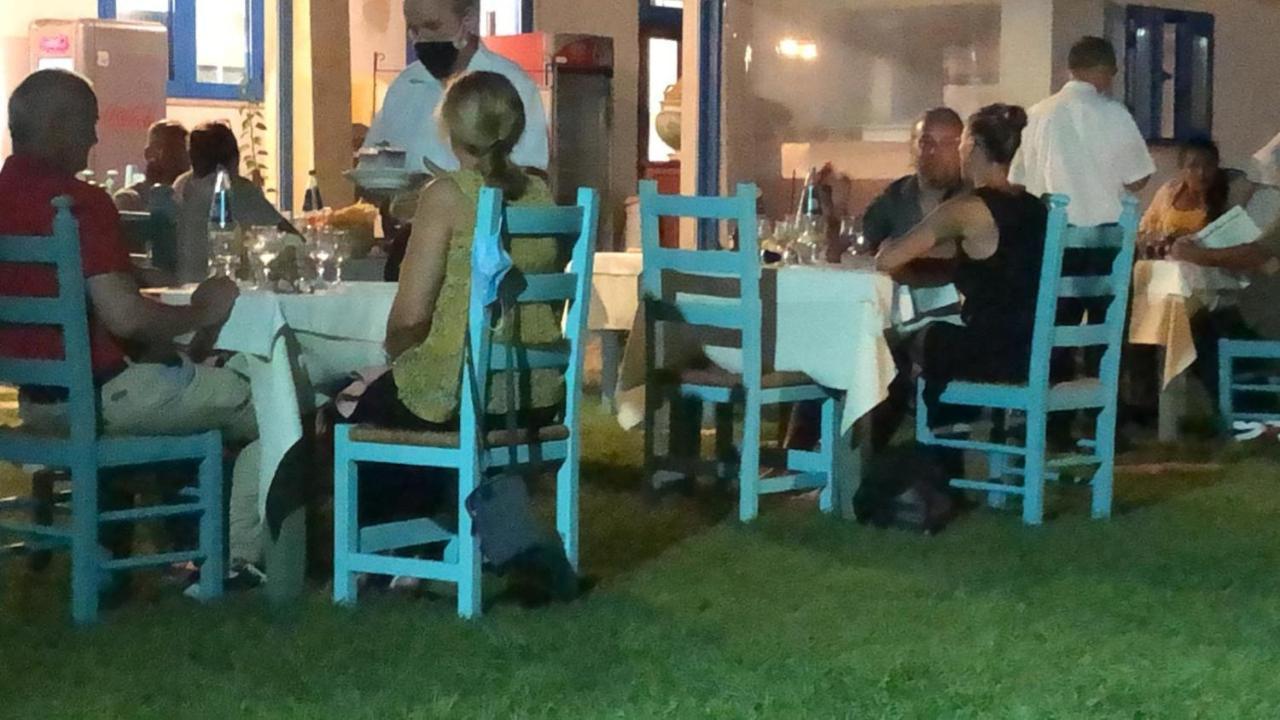Hotel S'Ortale Con Parcheggio Interno E Ristorante All'Aperto Орозеи Экстерьер фото