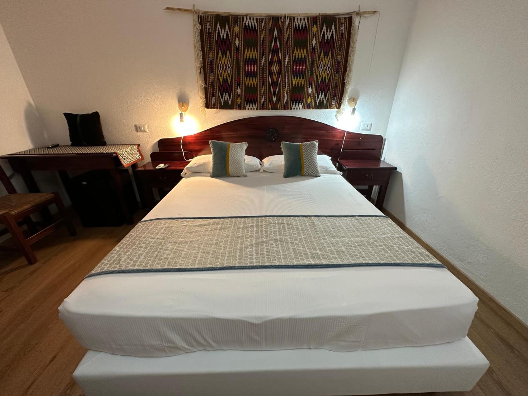 Hotel S'Ortale Con Parcheggio Interno E Ristorante All'Aperto Орозеи Экстерьер фото