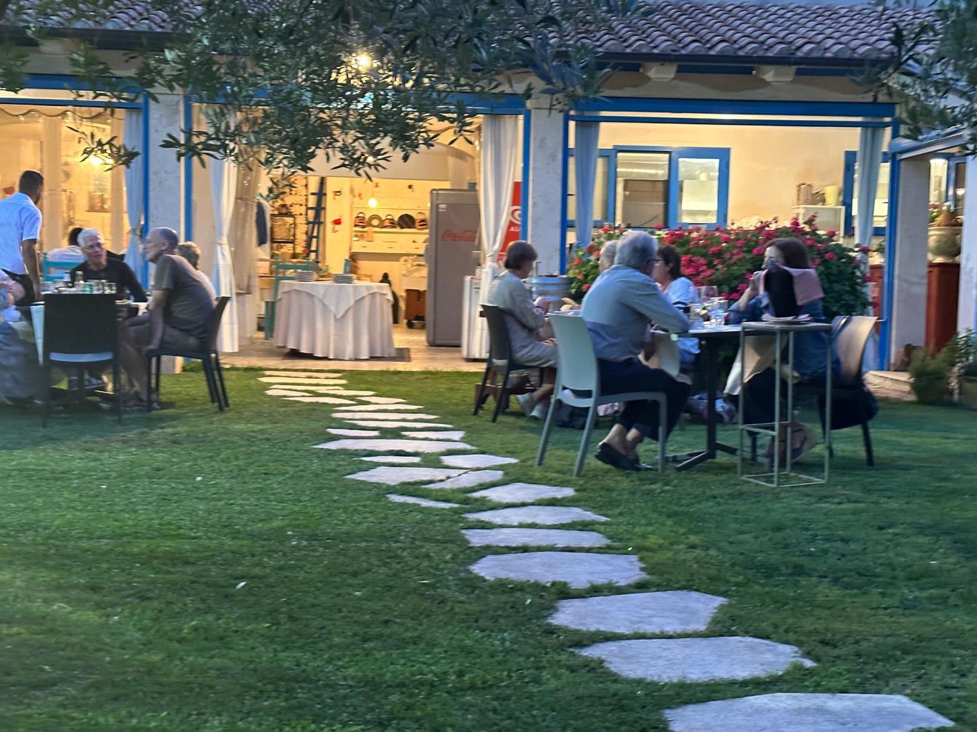 Hotel S'Ortale Con Parcheggio Interno E Ristorante All'Aperto Орозеи Экстерьер фото
