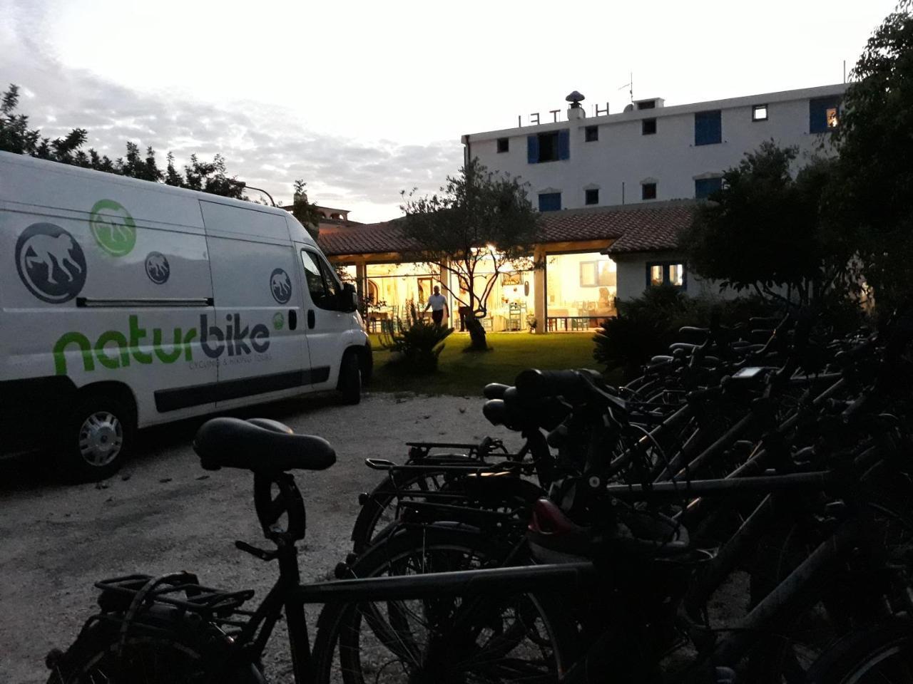 Hotel S'Ortale Con Parcheggio Interno E Ristorante All'Aperto Орозеи Экстерьер фото